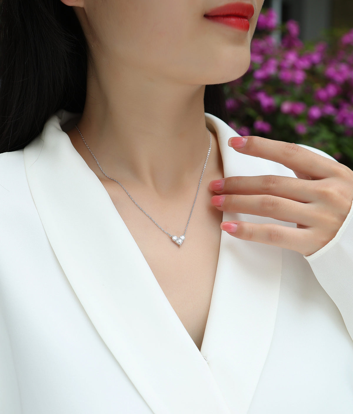 Love In The Present - A Fashionable And Trendy Necklace Pendant Set With Top-quality Moissanite S925 Silver And Platinum Plating Can Be Tested With A Diamond Pen