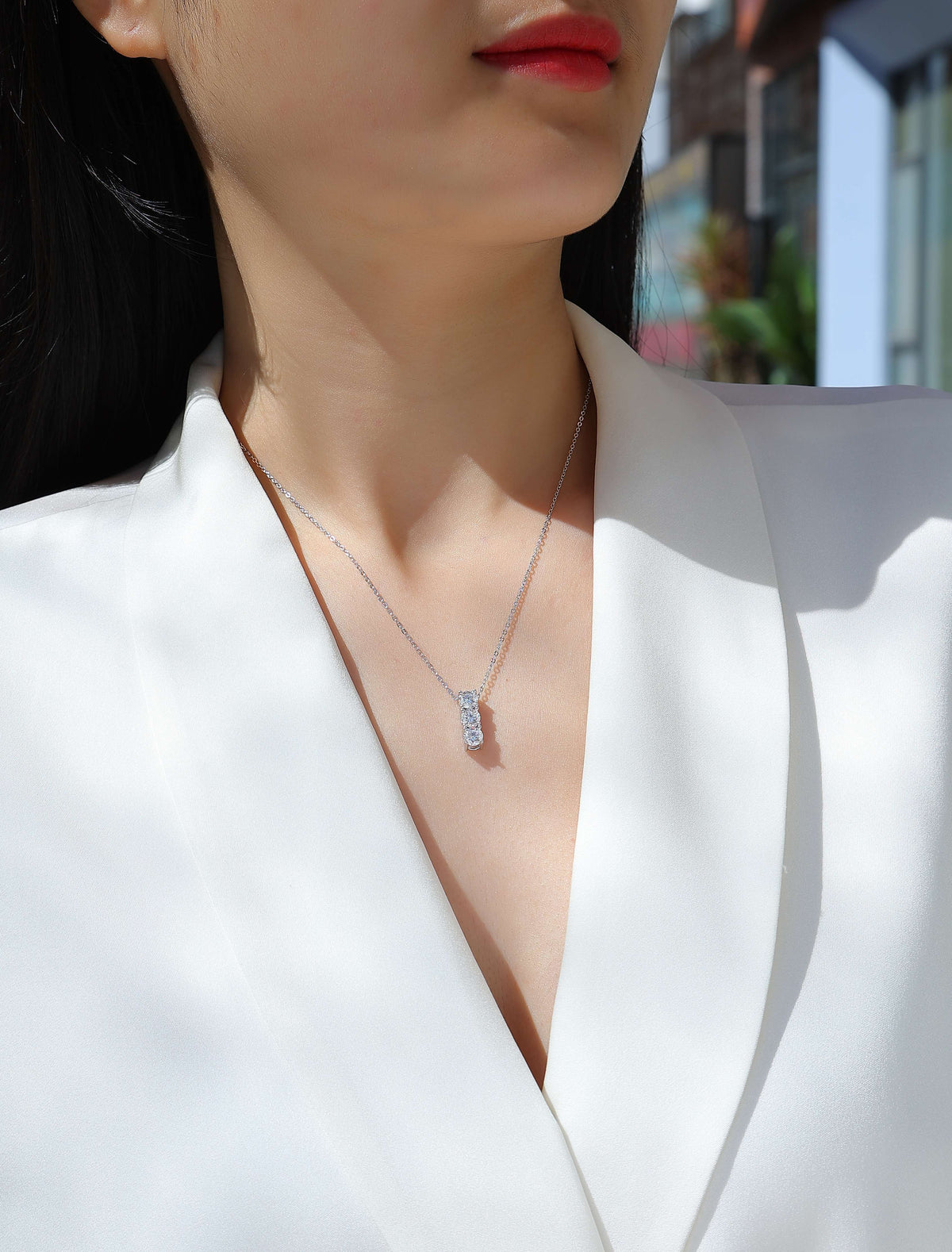 One-character Circle - A Fashionable And Light Luxury Jewelry Pendant Necklace Set With Top-quality Moissanite, S925 Silver Plated Platinum
